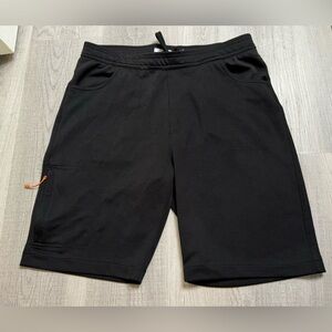North Hudson Performance Black Golf Shorts. Size M. Zippered side & back pockets